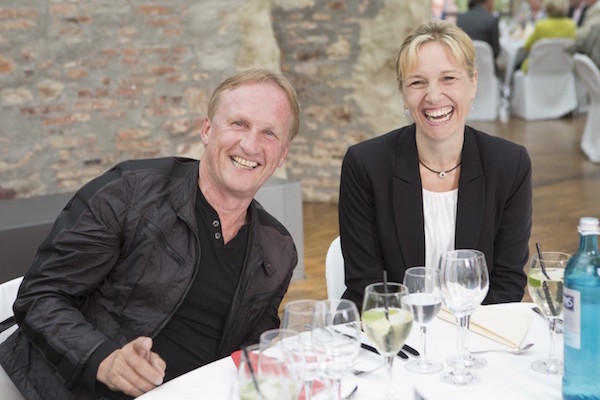 Seit dem 14.7.2015 leitet Katja Gröbe als Geschäftsführerin die Metzer-Vereinigung Reutlingen. Links im Bild: Der ehemalige Geschäftsführer Fritz Göbel.